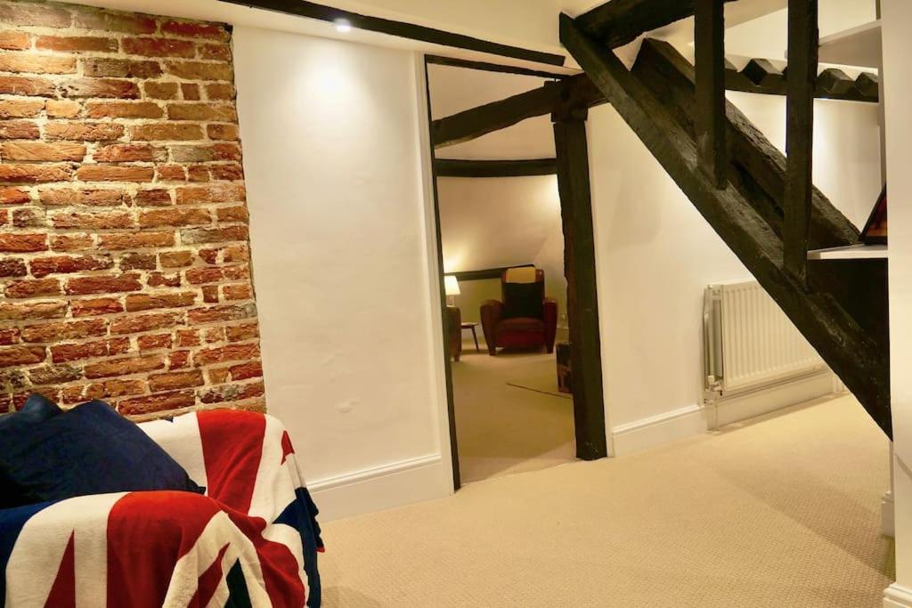 Epic Location, Views & Large Private Terrace Leilighet Windsor Eksteriør bilde